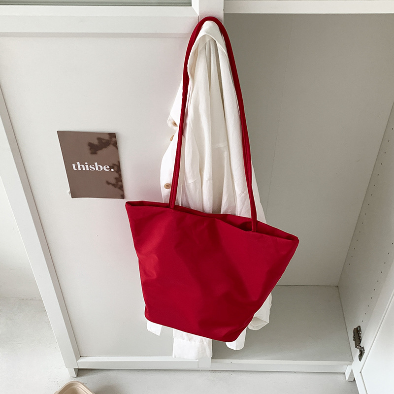 Women'S Tote Bags Designer - กระเป๋าสะพายไหล่ผู้หญิงสไตล์มินิมอล ดีไซน์ใหม่ ความจุเยอะ วัสดุไนลอน แฟชั่น ใช้งานได้หลากหลาย